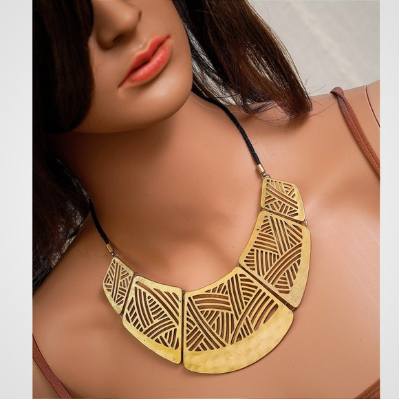 Jewelry - Chunky Geometric Statement Necklace Gold Tone Bib‎ Collar